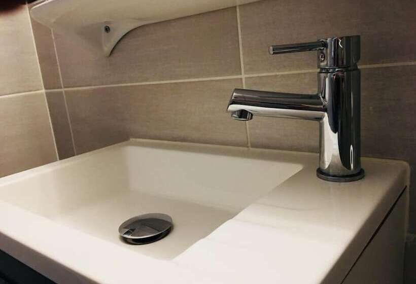 غرفة قياسية, Hôtel Moderne