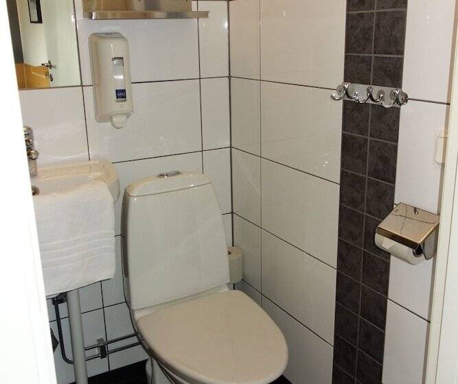 غرفة قياسية, L Svanen