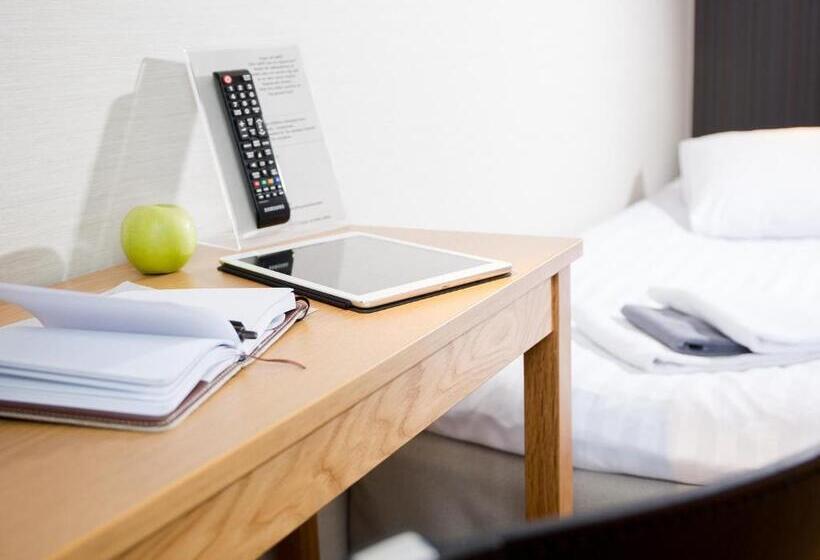 غرفة قياسية, L Svanen