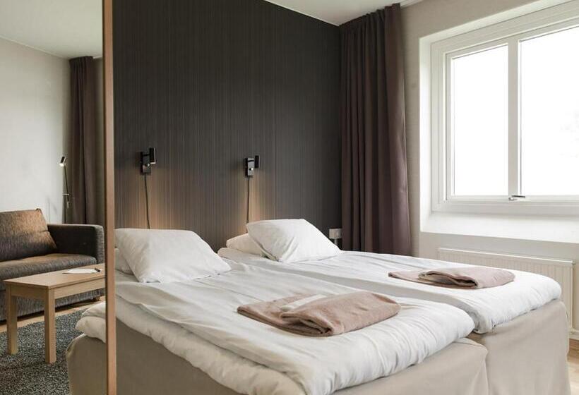 غرفة عائلية, L Svanen