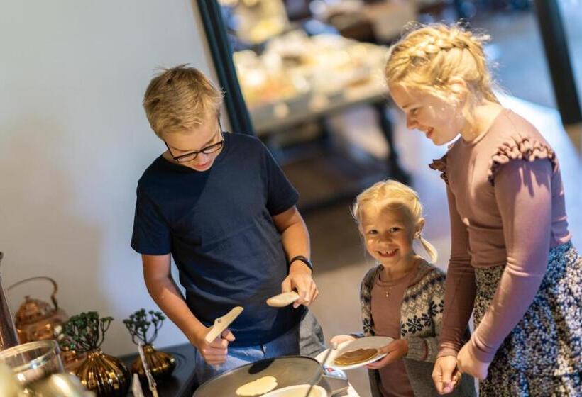 غرفة عائلية, Lampeland