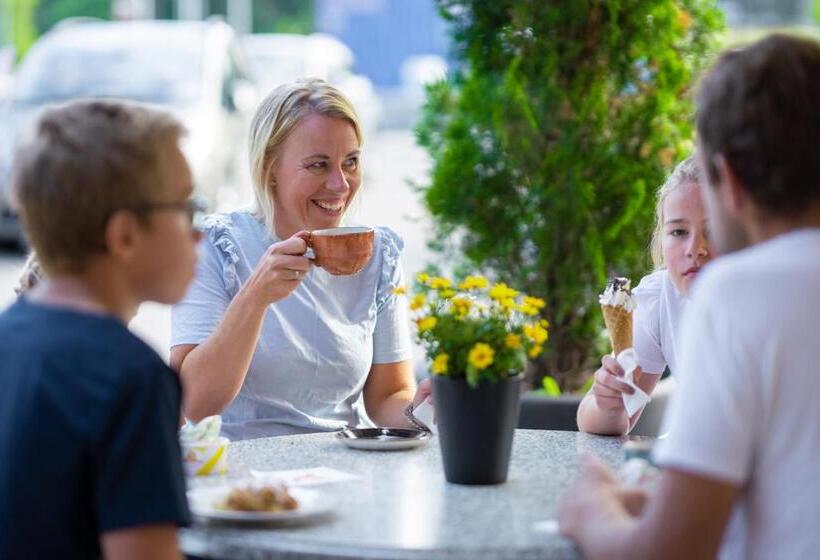 غرفة عائلية, Lampeland