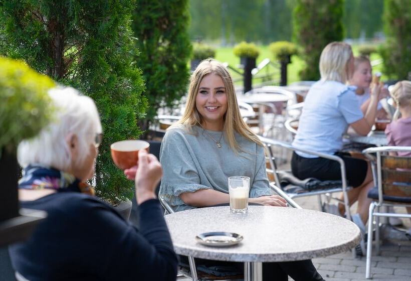 غرفة عائلية, Lampeland