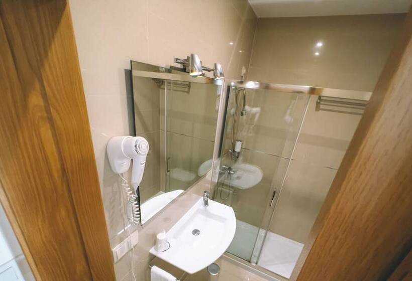 اتاق استاندارد, Laurus