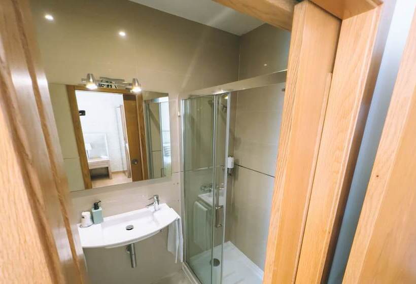 اتاق استاندارد, Laurus