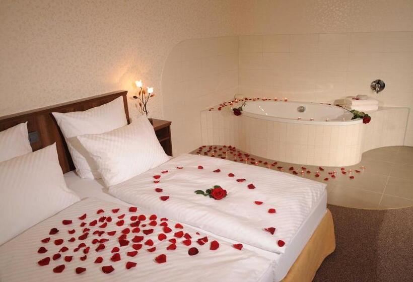 Люкс Вид на Реку, Lellmann