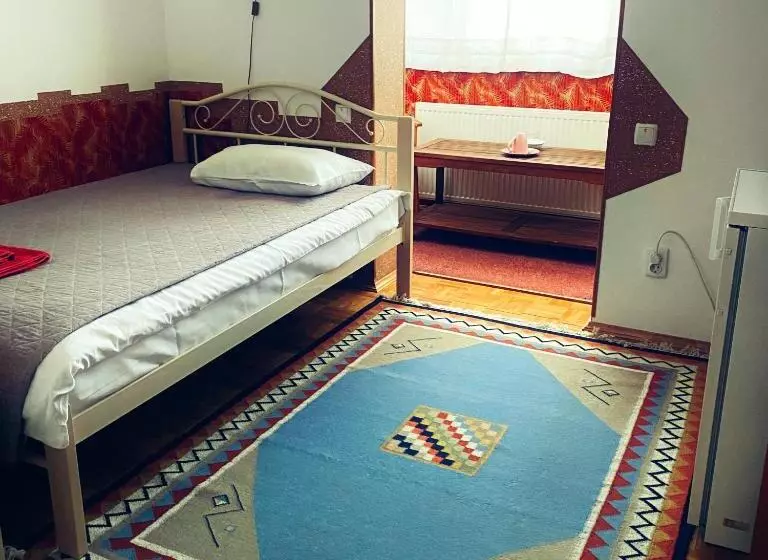 Habitación Estándar Individual, Malvy