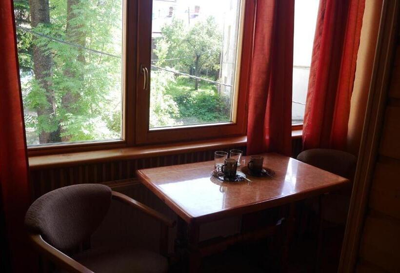 Номер Стандарт, Malvy