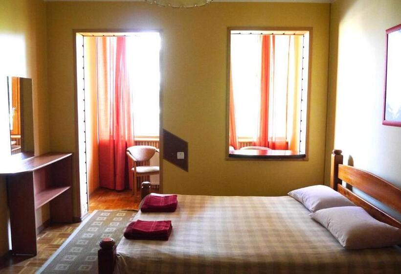 Номер Стандарт, Malvy