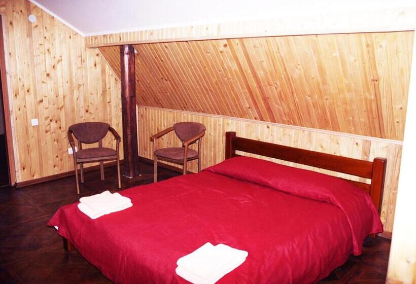 Номер Deluxe, Malvy