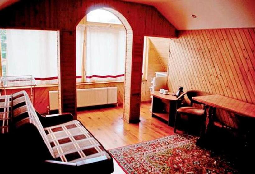 Номер Deluxe, Malvy