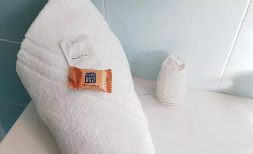 اتاق استاندارد چهار تخته, Martinella