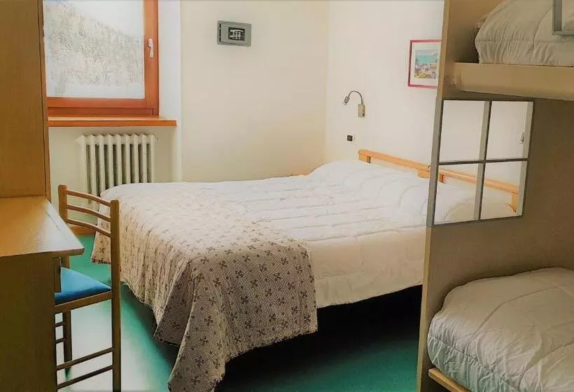 اتاق استاندارد چهار تخته, Martinella