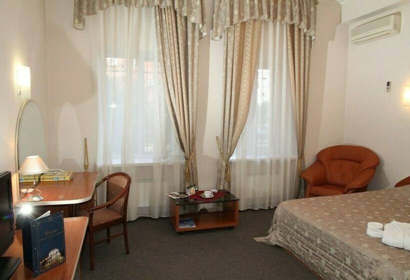 سوییت جونیور, Private