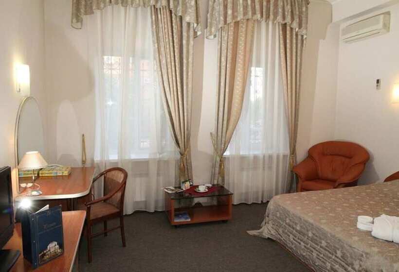 سوییت جونیور, Private