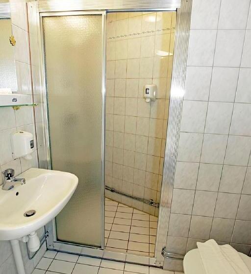 غرفة قياسية ثلاثية, Rasta Kalmar