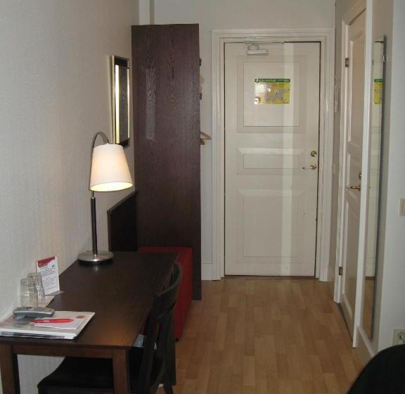 غرفة قياسية ثلاثية, Rasta Kalmar