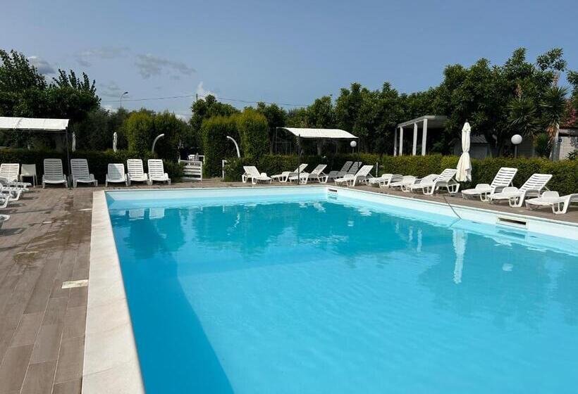 اتاق استاندارد سه نفره, Resort Park Village