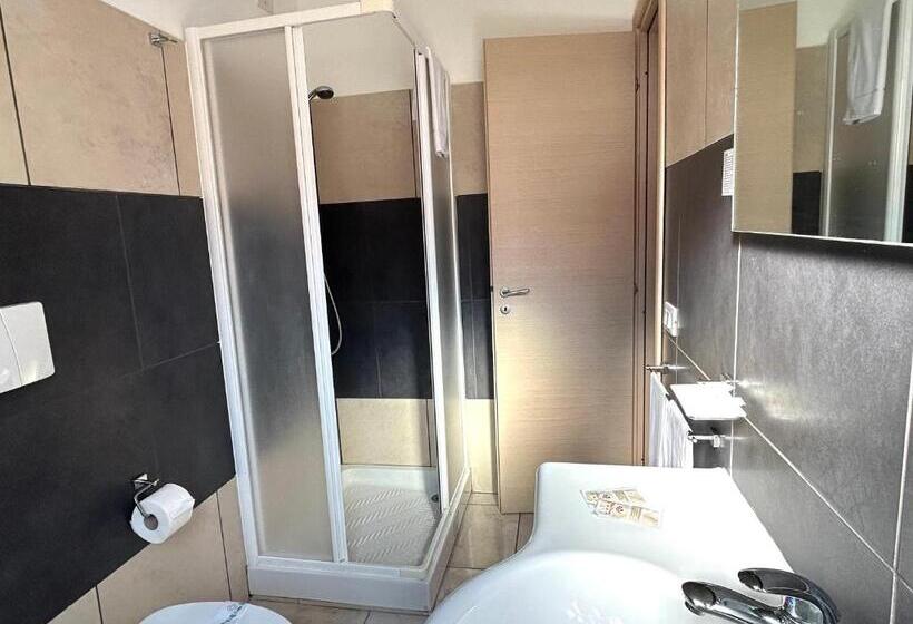 اتاق استاندارد چهار تخته, Resort Park Village