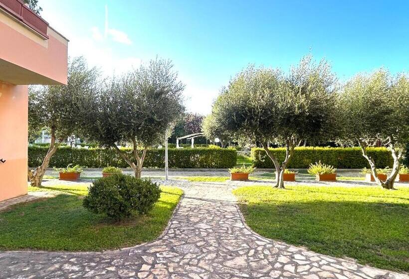 Семейный Номер, Resort Park Village