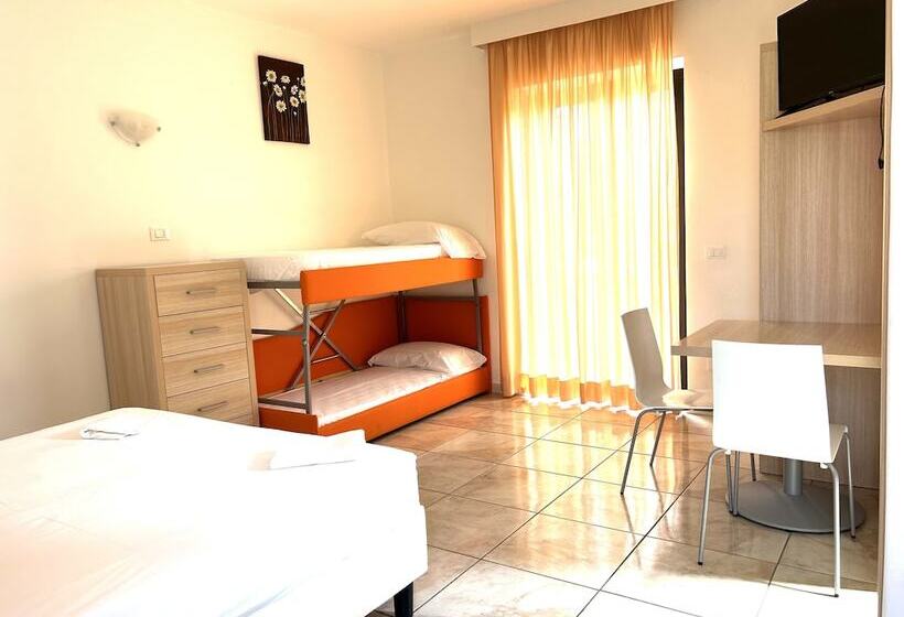 Четырехместный Номер Стандарт, Resort Park Village