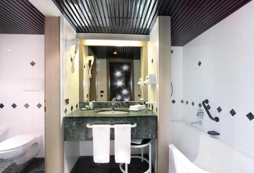 חדר לארבעה סטנדרטי עם מרפסת, Rubino Deluxe