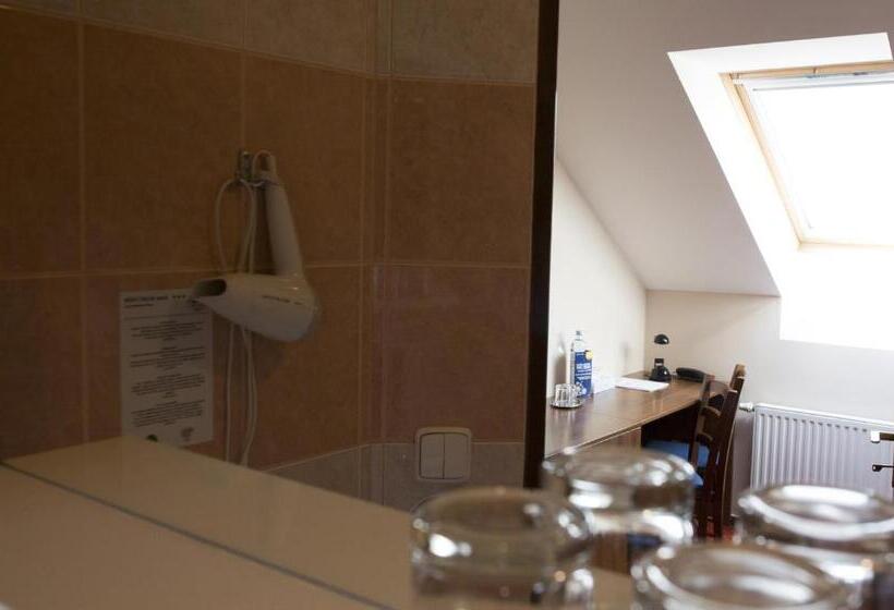 Номер Стандарт, Selsky Dvur