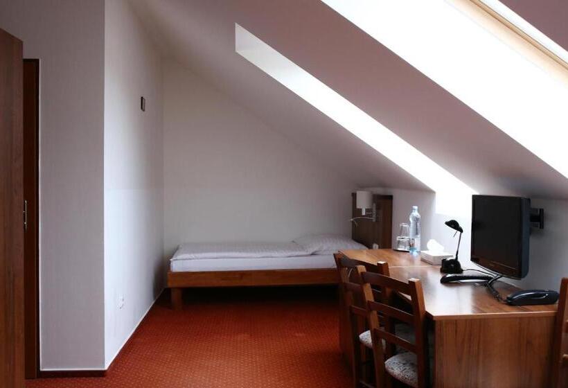 Номер Стандарт Трехместный, Selsky Dvur