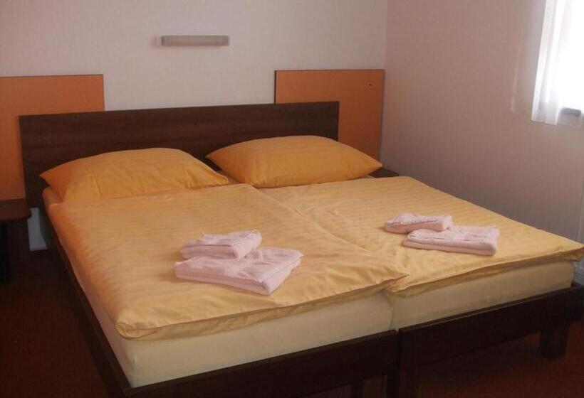 Номер Комфорт, Selsky Dvur