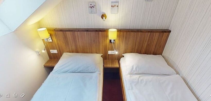 Номер Стандарт, Selsky Dvur