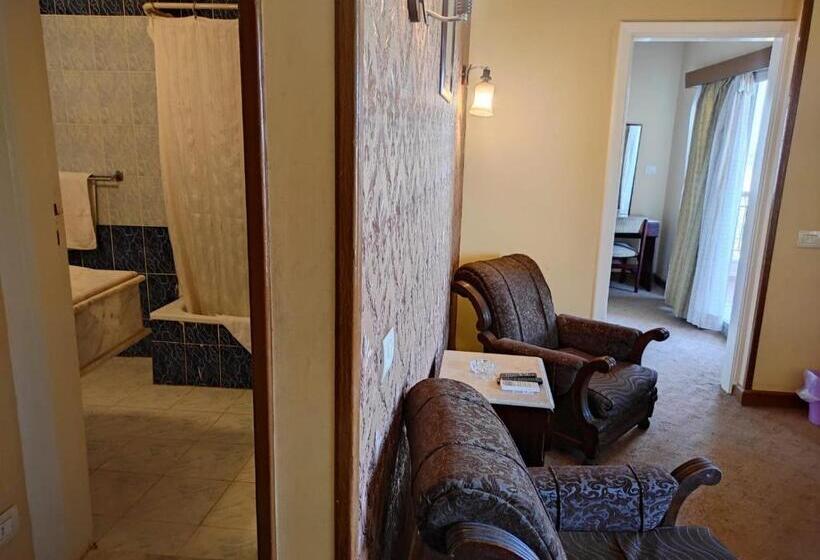 سوییت با چشم‌انداز باغ, St.george