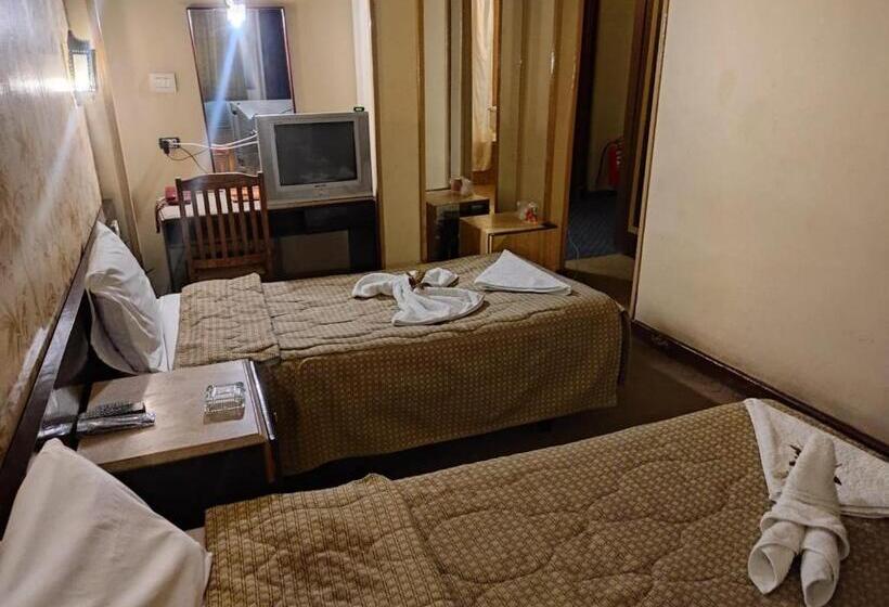 اتاق اکونومی, St.george