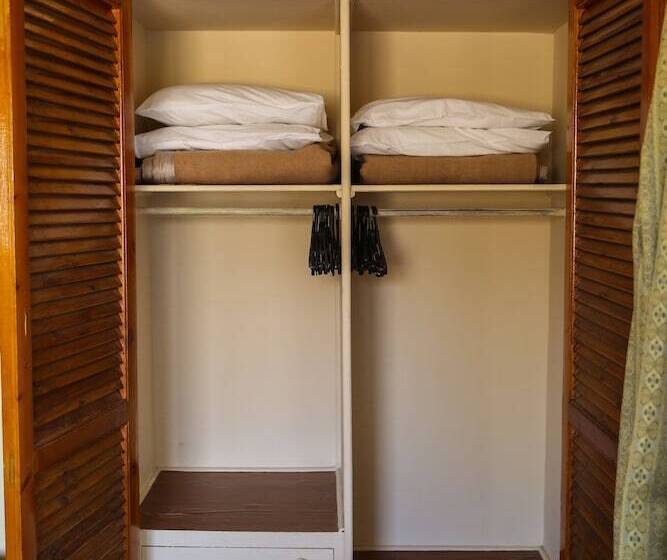 اتاق استاندارد سه نفره, St.george