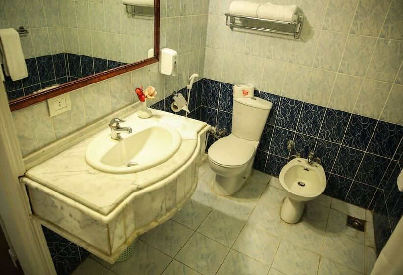 اتاق استاندارد سه نفره, St.george