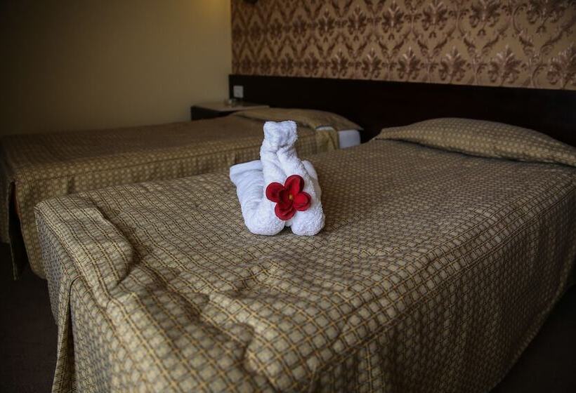 اتاق خانوادگی, St.george