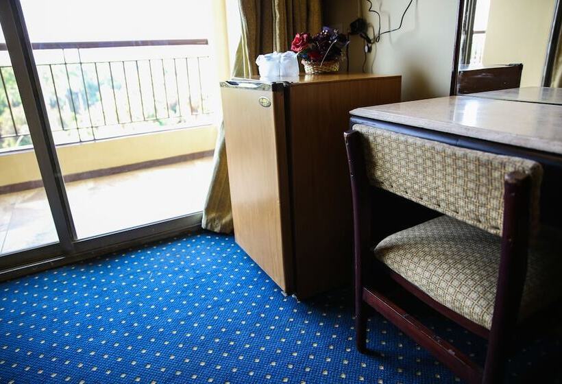 اتاق خانوادگی, St.george