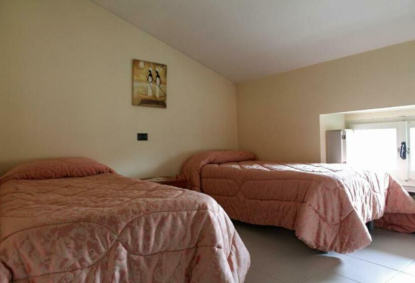 חדר סטנדרט לארבעה, Terme