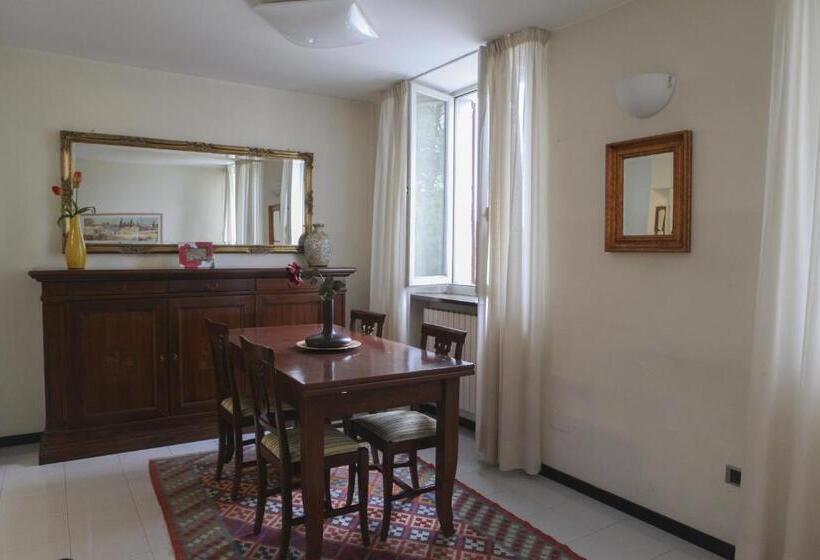 דירת חדר, Terme