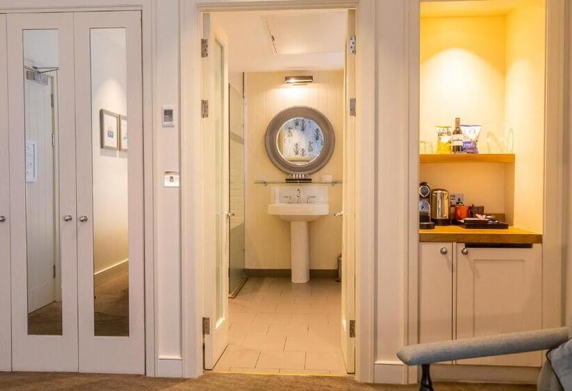 Номер Стандарт, The Alma