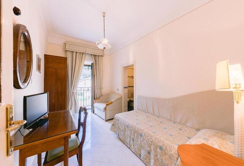 חדר סטנדרט יחיד עם מרפסת, Toro