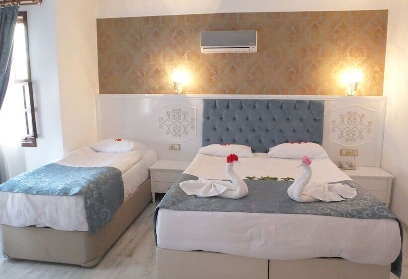 اتاق لوکس با چشمانداز شهر, Urcu