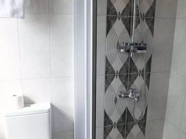 استودیوی لوکس, Urcu