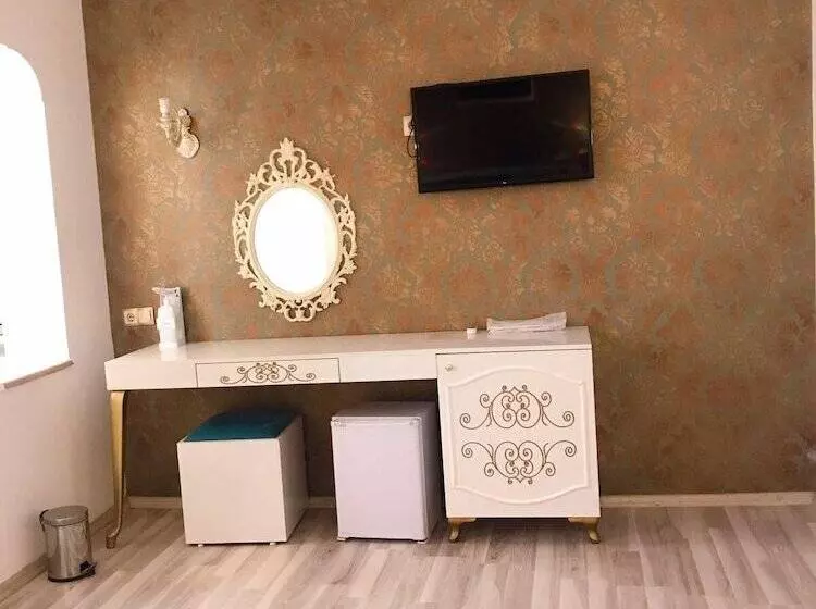 استودیوی استاندارد, Urcu