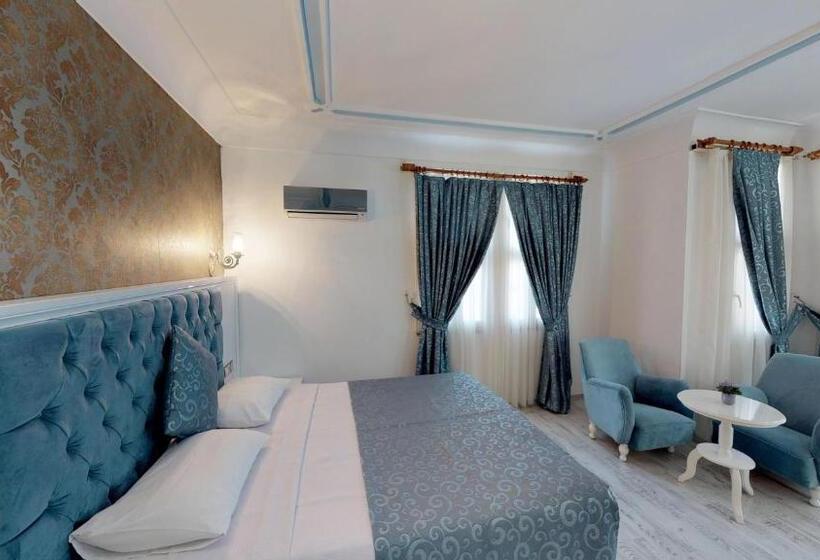 اتاق استاندارد با چشمانداز استخر, Urcu