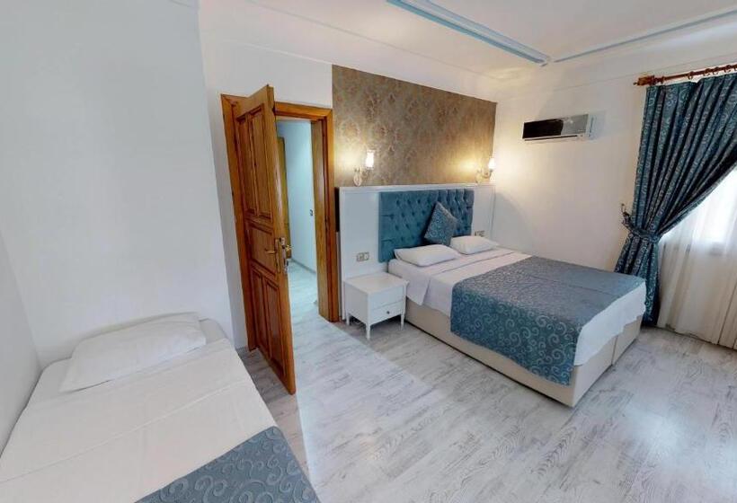 اتاق لوکس با چشمانداز شهر, Urcu