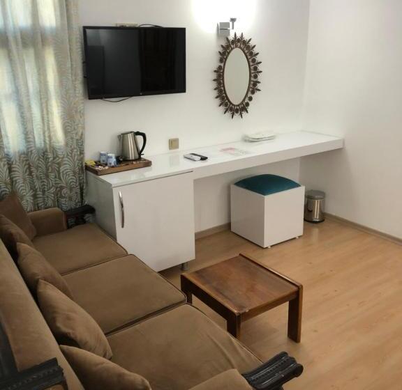 استودیوی استاندارد, Urcu