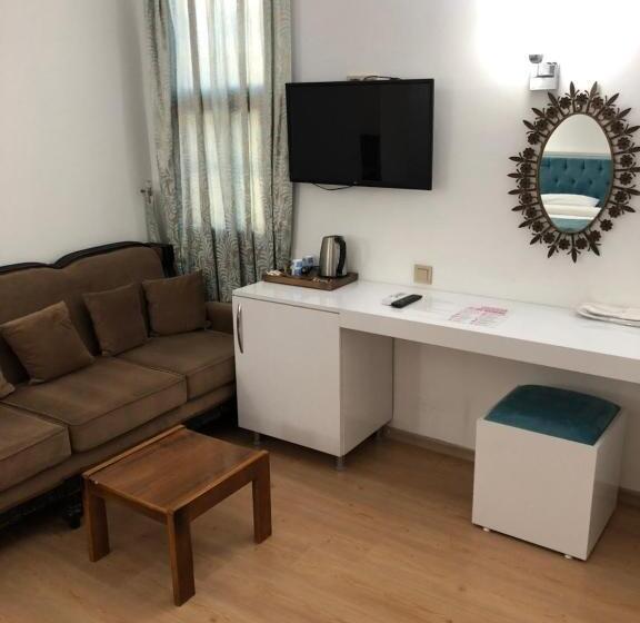 استودیوی استاندارد, Urcu