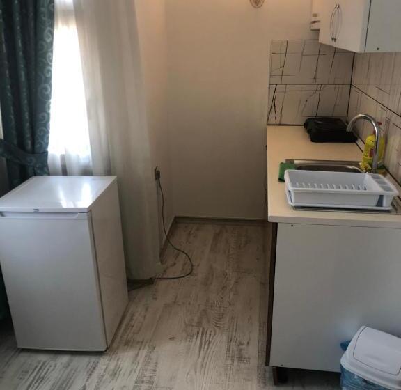 استودیوی لوکس, Urcu