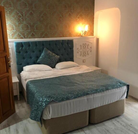 استودیوی لوکس, Urcu