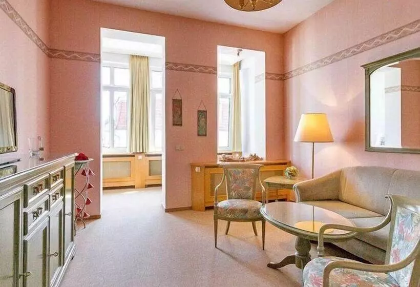 سوییت جونیور, Villa Auguste Viktoria